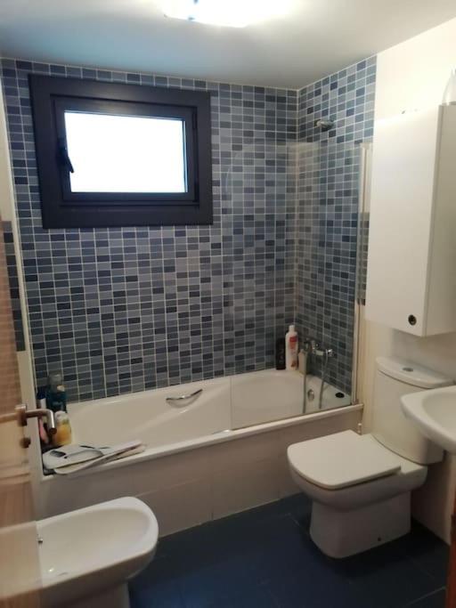 En Piso Compartido Cerca De Playa De Samil Appartement